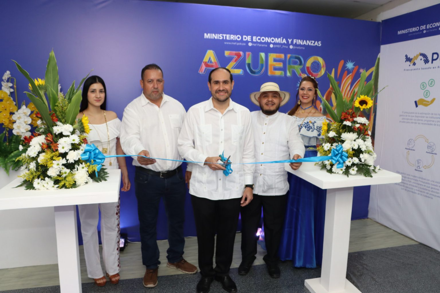Inauguran Pabellón Institucional del MEF en la Feria Internacional de ...